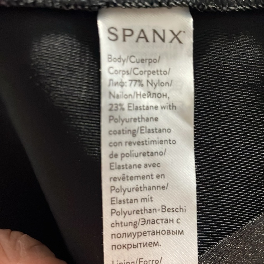Spanx collarless  faux leather moto jacket - Picture 9 of 9